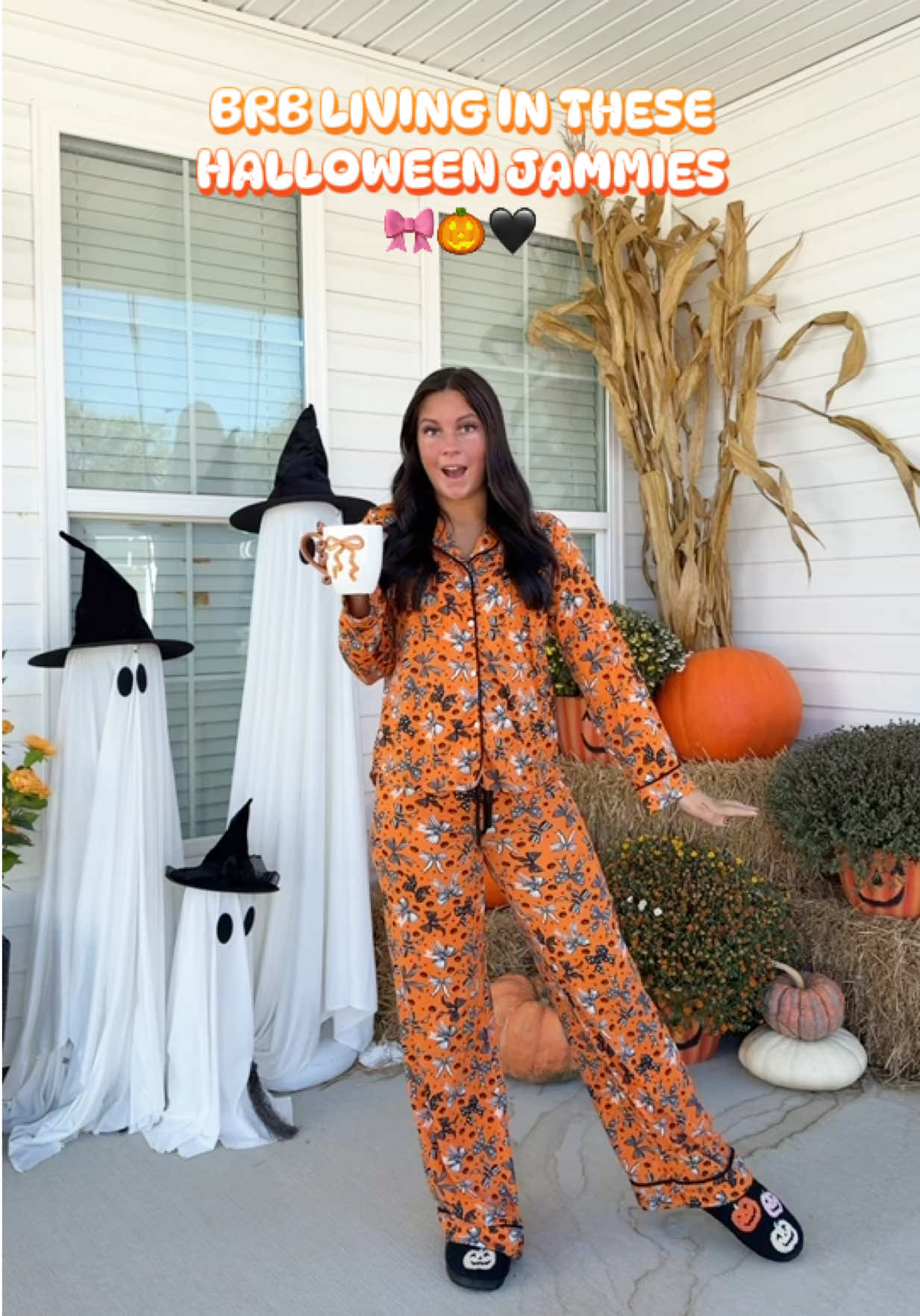 cozy nights and cute halloween vibes with these jammies 🎃🎀🧡 #halloweenpjs #pajamas #spookyseason #halloweenvibes #cozyseason 
