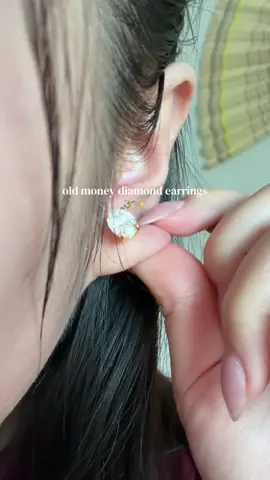 #jewelry #diamondstuds #earrings #studearrings #tiktokshop 