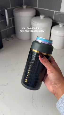 because your drink deserves to stay cold till the last sip 🧊 Obsessed with this slim can cooler 🤍@HYDROJUG new collection including this Emerald Croc color releases October 24th!!! #hydrojug #cancooler #energydrinks #tumblercups #coffee 