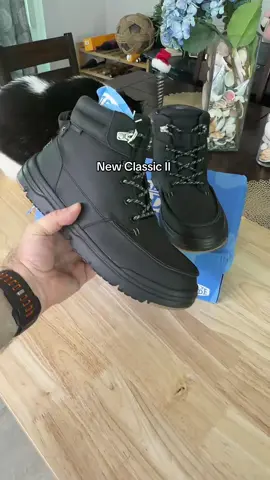 Hey dude has boots !!! #boots #winterboots #fallshopping #tiktokshopfalldealsforyou #tiktokshopblackfriday 