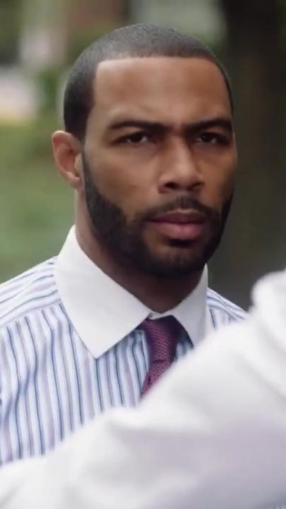 Not him still trying to peak inside the house 😂 📺: #BeingMaryJane, available on Prime Video with a Paramount+ subscription.