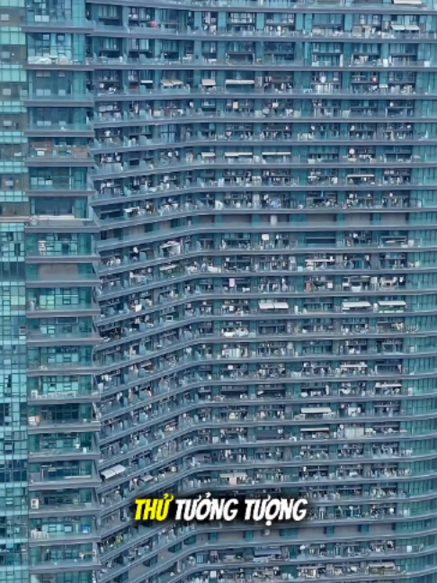 Gõ cửa từng căn hộ trong tòa nhà này mất tới 12 ngày rưỡi 🏢