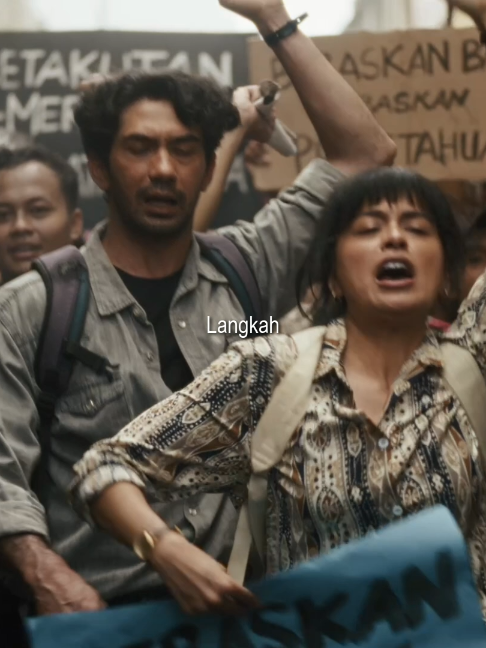 Mau Jadi Apa - @yurayunita akan menjadi salah satu bagian dari cerita Laut dan kawan-kawan Winatra. Nantikan di @filmlautbercerita yang tayang mulai 29 Oktober 2026 di bioskop. Tiket penayangan hari pertama sudah bisa dibeli sekarang. Rumah Produksi @pal8pictures bekerja sama dengan @vmstudioid @jagartha.id @lynxfilms @gambargerakfilm @brandlink.idn mempersembahkan @filmlautbercerita. #LautBercerita#filmlautbercerita