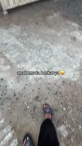 mode serius 🫵🏻😜 #boot #bootcontener #outlet #tren #fyppppppppppppppppppppppp 