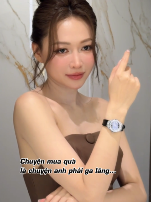 Chuyện mua quà  là chuyện anh phải ga lăng... - CB278 #vado #donghonu #dongho #viral #xuhuong