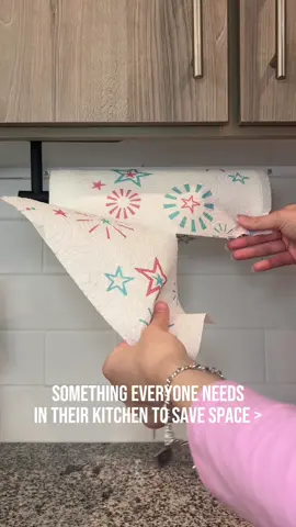This saves so much space on my counter and adds to my kitchen ✨  #homedecor #kitchendecor #papertowelholder #homehacks #decor 
