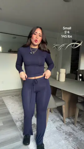 Such a flattering two piece set #tiktokshopcreatorpicks #tiktokshopcybermonday #tiktokshopblackfriday #matchingset 