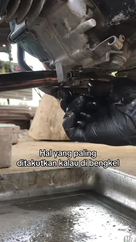Tebak isi oli #olimotor #bengkel #vario150 