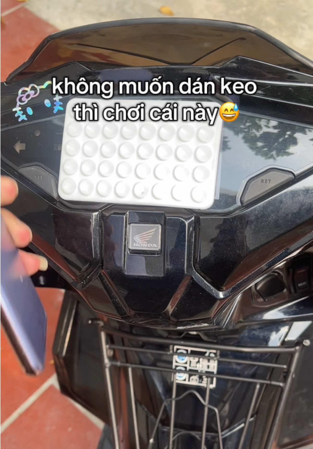 P806: miếng dán điện thoại