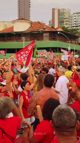 É no balanço, no batuque e na força do povo que a gente faz a história acontecer! 🚩❤️🔥 BOTA PRA VIRAR! ✊🏾🇧🇷 #botapravirar #lula13 #juventus #bahia #tiktokbrasil 