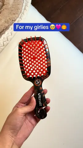 So nice 🥹🩷🎃 #hairbrush 