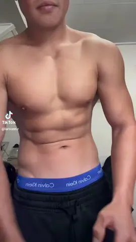 Such a fit and good-looking physique  Go follow @Larson.shreds 