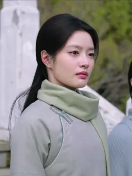 Dia berpura-pura tidak peduli dengan gadis itu,namun tidak bisa berhenti peduli padanya #thelamentofautumn #chenglei #xuruohan #cdrama #TikTokTainment #BahasDrama #YUDIANQIU 