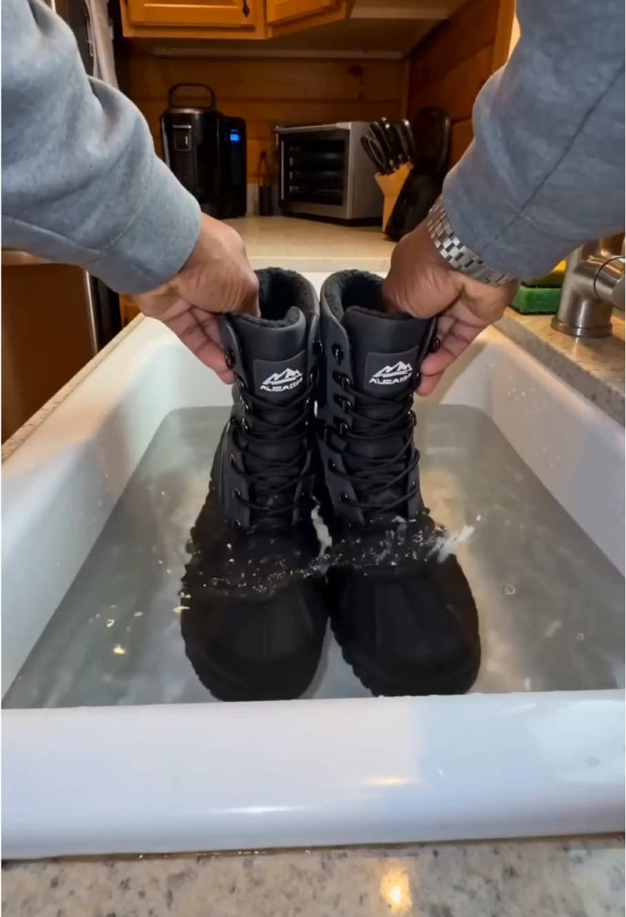 ALEADER Men's Water Shoes Quick-Dry Aqua Socks Barefoot Non-Slip for Beach Pool Outdoor Sports Summervibes summervibes #TikTokShopSpringGlowUp#Tiktokshopstockup #tiktokshopmemorialday #SummerVibes@ALEADER Getyoursbeforethey’regone!#clogs
