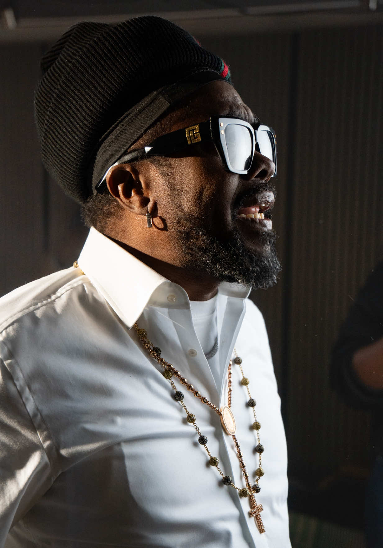 🇯🇲 @kingbeenieman a living legend, pure energy, and timeless vibes in the Steeze Factory 🏭 SIM SIMMA 🔥 FULL VID ON STEEZE FACTORY YT! 