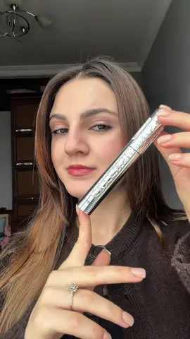 bizi biz edən bənzərsiz xüsusiyyətlərimizdir. Kirpiklərimiz isə uzun, dolğun və baxımlı olsun-Extensionist mascara ilə🫠 #lorealparisazerbaijan #extensionist @L’Oréal Paris 