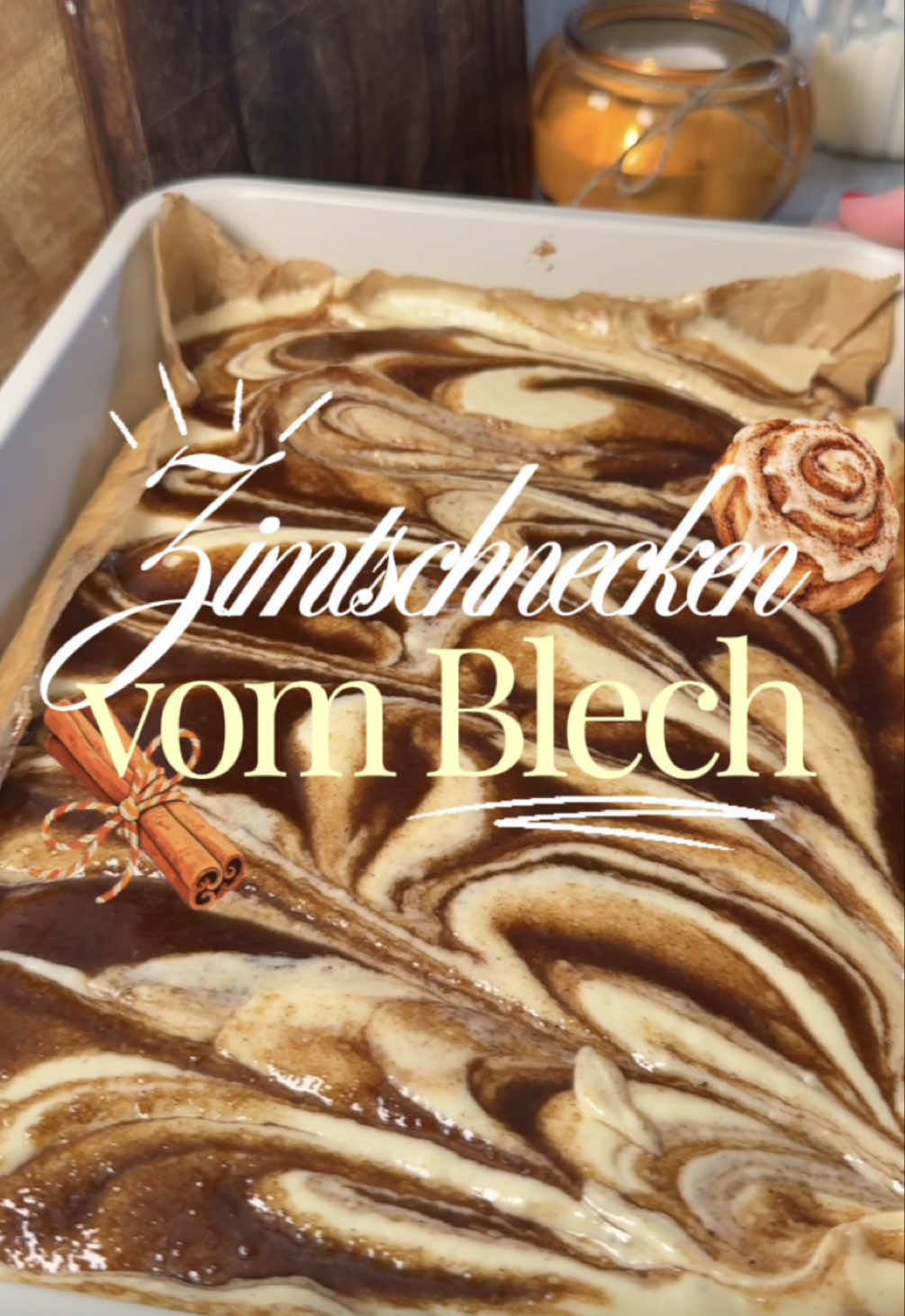 Zimtschnecken vom Blech 😍🥰 🍥 Rührteig * 2 Eier * 100 g weiche Butter * 150 g Zucker * 1 Pck. Vanillezucker * 350 g Mehl * 1 Pck. Backpulver * 300 ml Milch * 1 Prise Salz 🤎 Zimt-Swirl * 120 g geschmolzene Butter * 150 g brauner Zucker * 2 EL Mehl * 2 gehäufte EL Zimt 🤍 Frosting * 200 g Puderzucker * 5 EL Milch * 2 EL Frischkäse Im Ofen braucht er ca 20 Minuten bei 190 Grad Viel Spaß beim nachmachen  Eure Kochmaus 🥰 #zimtschnecken #rezept #zimt #einfacherezepte #schnellerezepte 