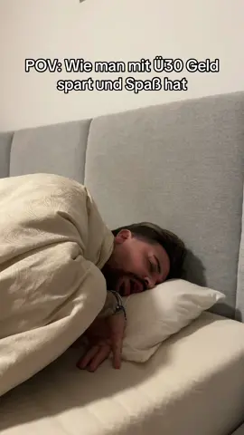 Schlafen ist das neue Ausgehen😴😂 Wer kennt’s? Folgt mir für mehr Ü30-Content ❤️