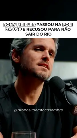 @deepstorycast @ronyrebels @sourafamiranda Os pais reagiram com decepção, mas deixaram claro: forme-se primeiro, depois seja o que quiser. Ele entrou em uma faculdade que não era a sua vocação e várias vezes pensou em desistir. #deepstory #deepstoryclipfy #clipfyleague Este episódio foi realizado em parceria pelo @orizpartners.