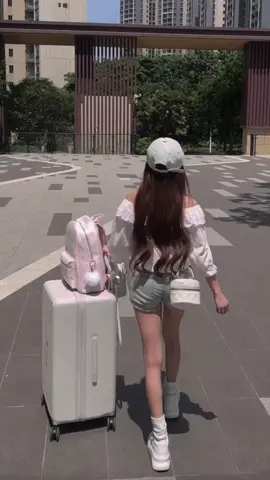 Em không về nữa. Sau này dù qua Xuân Hạ THu Đông em cũng không xuất hiện nữa.. chúc Anh bốn mùa Xuân Hạ Thu Đông đều hạnh phúc nhé!! #amnhacvacamxuc💔 #buoncuaem_stt09 