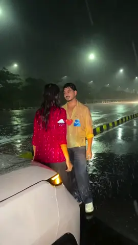 Rain Hug and love ❤️🫂🌧️💐🥀💞#somalilyrics🌺😕💎 #jawi_bila🌊❤️🌴 