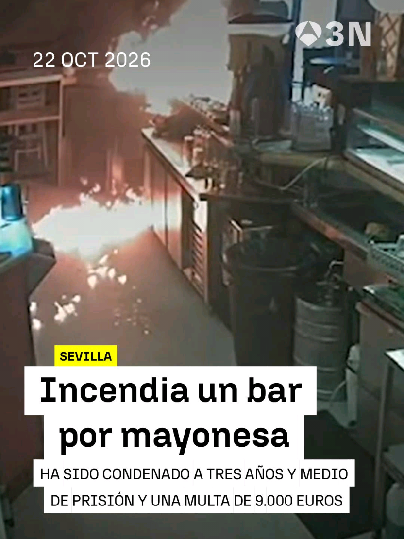 💥 Un cliente de un bar prendió fuego al establecimiento porque no tenían mayonesa ⛓️ El hombre ha reconocido los hechos y ha aceptado una pena de tres años y medio de prisión 📲 Sigue toda la #actualidad en antena3noticias.com #Antena3Noticias #Noticias #News #NoticiasTikTok 