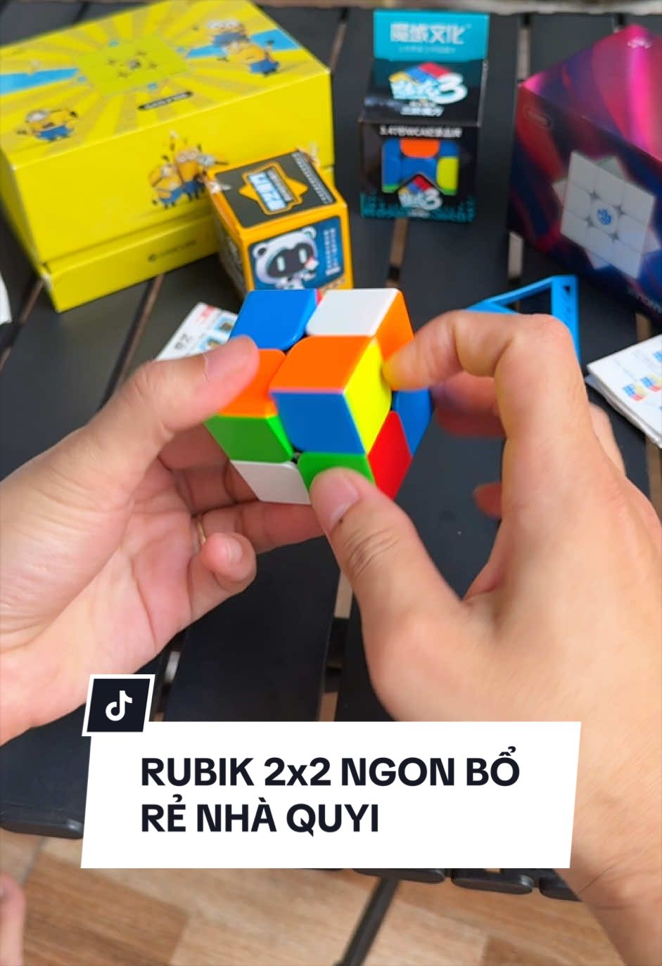 Một mẫu rubik 2x2 với giá rất rẻ, hàng của nhà qiyi ae cứ yên tâm #rubik #rubik2x2 #reviewrubik #rubikcube #xuhuong 
