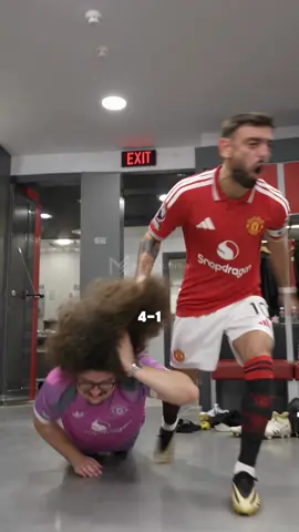 Manchester United’s 4-1 HUMILIATION against Como has piled even MORE pressure on Michael Carrick 😳 Meanwhile, Cesc Fàbregas and Nico Paz are enjoying life in Italy without a care in the world 😭 Is Carrick’s time at Manchester United coming to an end 👀