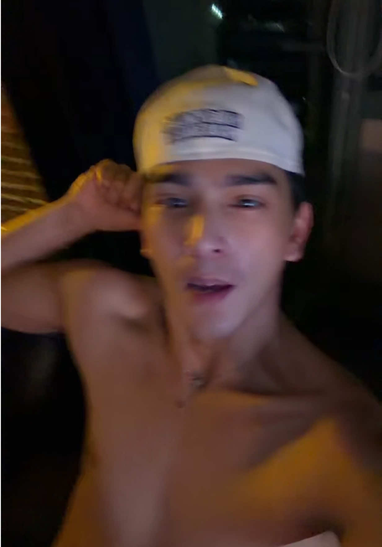 dito ang tingin