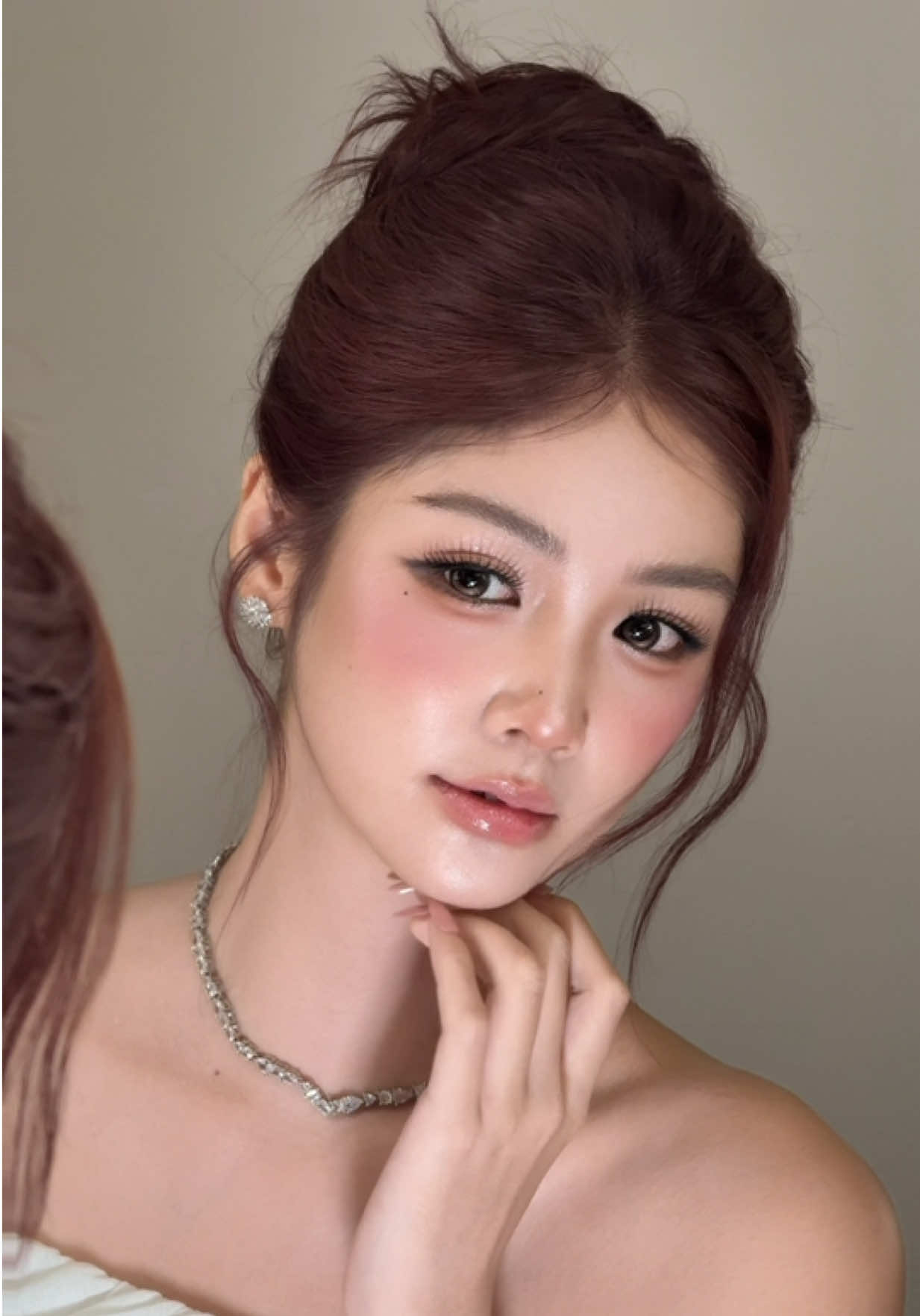 Tóc búi nì xinh🤎 #fyp #hair #toctiec #makeup #vira 