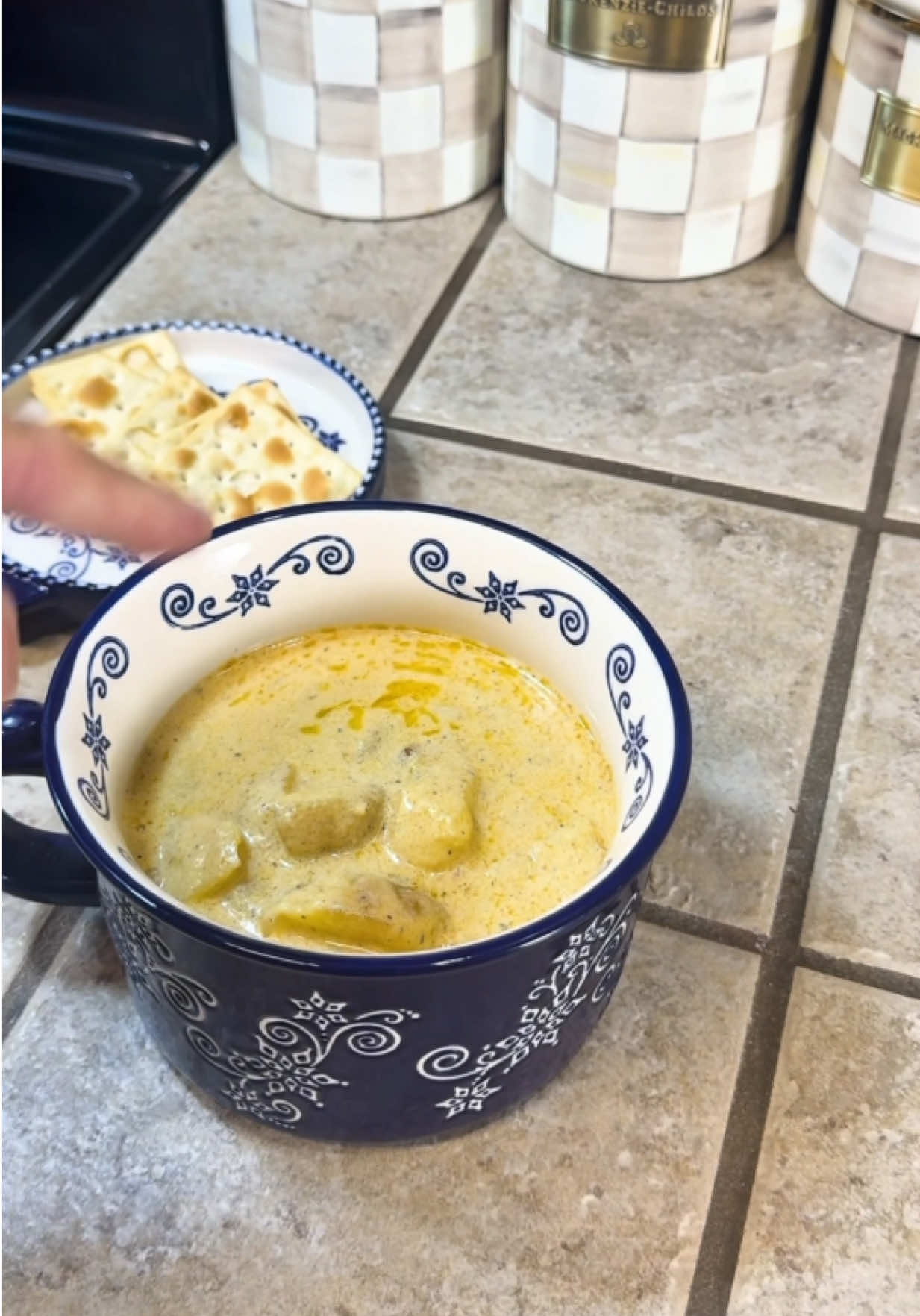 This was smart soup bowl with plate. #soupseason #soupbowl #dinnerware #tiktokshopblackfriday #discoveryourgift 