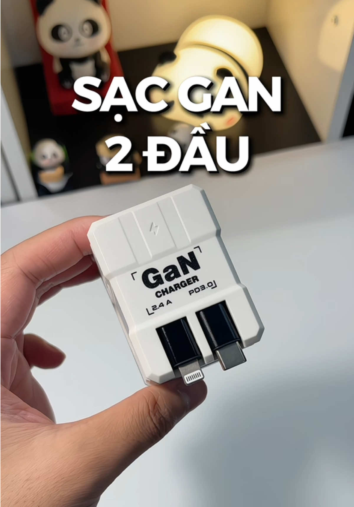 Bộ sạc GaN 120W tích hợp công nghệ sạc nhanh PD, đi kèm hai đầu dây có thể thu gọn cực kỳ gọn gàng và tiện lợi. Tương thích với nhiều thiết bị từ điện thoại, máy tính bảng đến laptop, mang theo đi làm hay đi du lịch đều phù hợp. #sacdienthoai #sacnhanh #sacnhanhdienthoai #phukiendienthoai #taphoachutin 