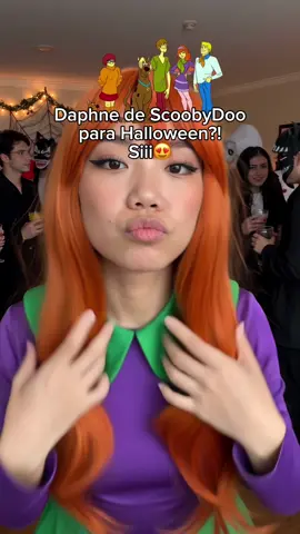 La peluca perfecta para tu disfraz de Halloween🧛🏻🎃👻 #Halloween #PelucaNaranja #DisfrazHalloween #HalloweenCostume #scoobydoo Peluca naranja para Halloween, peluca para disfraz de Kim Posible, peluca de Daphne de Scooby-Doo, peluca para Sam de Totally Spies, peluca de Blossom de The Powerpuff Girls, peluca de Bloom de Winx, peluca larga naranja con flequillo, accesorio para disfraz de Halloween, ideas de disfraces con pelo naranja, cosplay femenino, peluca cobriza para Halloween, disfraz de personaje pelirrojo, accesorio para fiestas de disfraces.