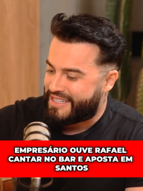 Empresário ouve Rafael cantar no bar e aposta em Santos @rafaelquadrosoficial #rafaelquadroscy