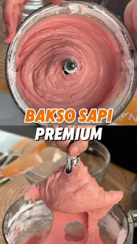 Hallo Moms  Semangat Pagi 💪💪💪 Gimana apakah bakso Moms hasilnya uda bisa mulus dan kenyal seperti ini?  Kalo belum, jangan sedih ya..  ayooo tetep semangat belajar terus... 🥰💪   BAKSO PREMIUM/BAKWAN •	500 gr daging sapi paha dalam bagian belakang, setengah beku (sebelumnya bekukan dulu semalaman ya) •	125 gr es batu kotak kecil Proses daging hingga tercincang, baru masukkan es batu. Proses terus sampai adonan menggumpal membentuk seperti bola (sekitar 2-3 menit), baru masukkan : •	20 gr garam  Proses terus selama 1 menit. Baru masukkan : •	3,5 gr kaldu jamur bubuk Proses terus selama 1 menit. Lalu masukkan : •	60 gr putih telur (setengah beku) Proses terus selama 1 menit. Matikan. Bersihkan dulu adonan yang menempel di sekeliling gelas.  Lalu masukkan : •	100 gr tepung tapioka cap pak tani  Proses lagi selama 1 menit. Bersihkan lagi tepung yang menempel di gelas. Proses lagi sebentar saja.  Angkat adonan, pindahkan ke wadah lain. Pukul-pukul adonan (pakai spatula atau dengan telapak tangan) - fungsinya untuk mengeluarkan udara di dalam adonan.  Bulatkan adonan, lalu celupkan ke dalam rebusan air (sebelumnya sudah di didihkan dulu, lalu matikan api).  Saat adonan sudah hampir habis, nyalakan api. Rebus bulatan bakso hingga matang ya. (Aduk sesekali supaya air tidak sampai mendidih saat merebus bakso)  Untuk memastikan apakah bakso sudah matang atau belum, Moms bisa ambil 1 bakso lalu gunting tengahnya, lihat apakah sudah matang sempurna dagingnya. Setelah matang, langsung angkat bakso dan tiriskan. Simpan di wadah, biarkan uap hilang, lalu tutup. Ikutin step by step pembuatan dengan benar ya, Moms.. Biar hasilnya bisa memuaskan..  ~step step di atas menggunakan Food Processor Signora   Selamat mencoba & Moga Suka #baksosapi  #baksopremium #bakwan  #signora  #resepmonnaang
