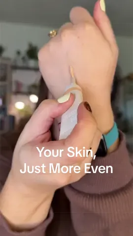If you have acne-prone skin or deal with redness, you probably know the struggle of wanting coverage without wearing a heavy foundation. Sometimes I just want my skin tone evened out without feeling like I’m wearing a full face of makeup. 😂 The new espoir Derma Cover Blemish Balm is a Korean BB cream with lightweight, buildable coverage and skincare ingredients like 5% panthenol, madecassoside, and ceramides. It’s designed for a natural, skin-like finish while helping cover the appearance of blemishes and uneven skin tone. I’m loving the idea of makeup that takes sensitive skin into consideration, especially for those everyday makeup looks. #espoir #KoreanBBcream #BlemishBalm #AcneProneMakeup #KBeautyMakeup Affiliate link. I may earn a commission. @espoir USA 