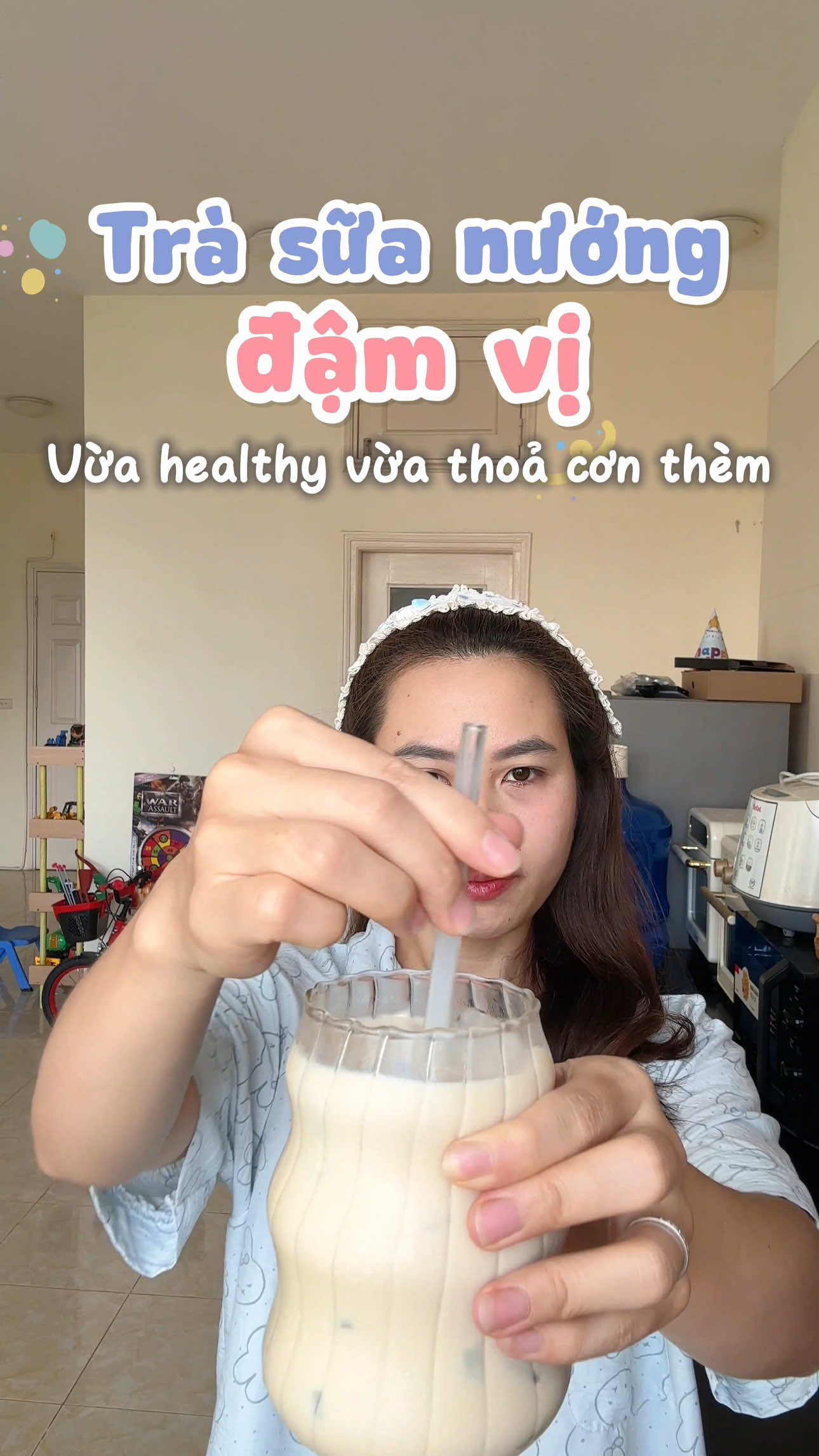 Thêm một công thức trà sữa cho các bà, healthy hay không healthy đều có thể dùng được kakaka. Ngon, đậm vị, tui thấy là phải một 9 một 10 với ngoài hàng đó các bà #vandangxinh #healthy #thcl #giamcan #eatclean 