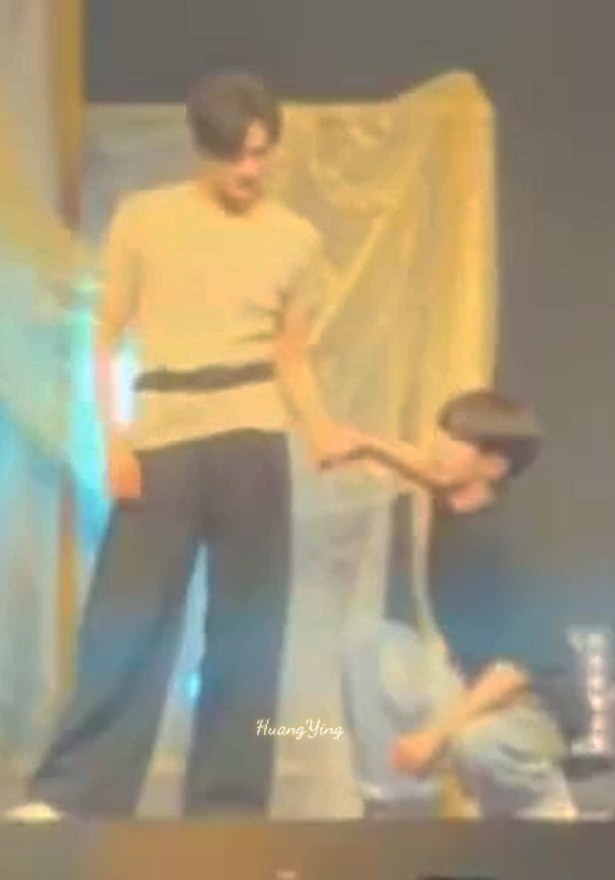 Laopo đại nhân là nhất 🤭🤭      ~Hậu trường concert D4 - HongKong 22/8 💛💛~    #lipeien #jiangheng #jiangli #lyphaian #gianghanh 