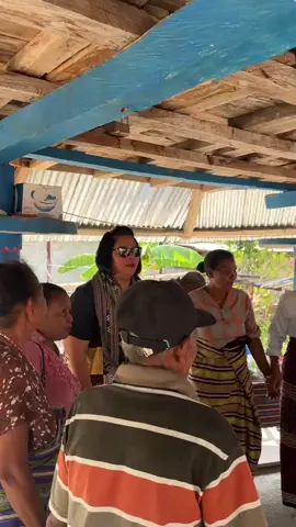 Maaf ya, masih sakit mata 😰😰 . Kena cahaya sampe merem merem 😬