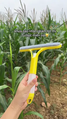 Cây Gạt Kính Tích Hợp Bình Xịt#trangreview #xuhuong #fyp #giadungthongminh #caylaukinh 