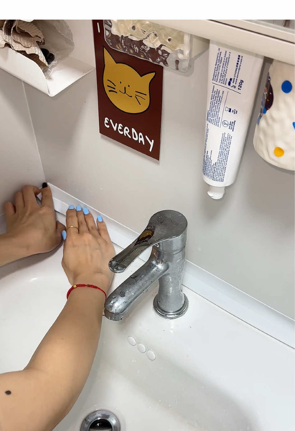 This Just Solved My Little Home Problem🤩🧼#LifeHack #caulking #cleanhacks #blackfriday #caulktape  