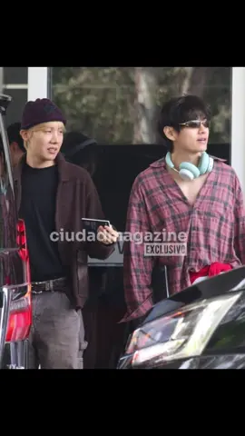 VHope tiếp tục đi chung xe với nhau ak? #vope #vhope #v #jhope #viehoang 