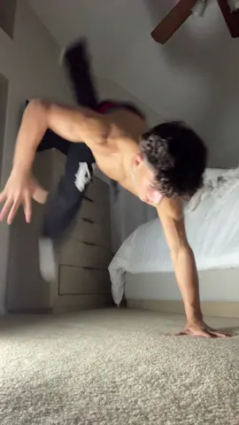 #foryoupage #calisthenics #handstand #handstandpushup #handstands 