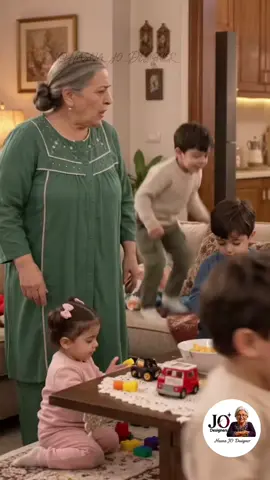 😂❤️ بتضل تشكي منهم وبتحكي هدّوا حيلي، بس ما بتحلى الدنيا إلا بشقاوتهم! 🥹❤️ تابعونا على الإنستغرام 👇 https://www.instagram.com/hasna_jo_designer #أم_العبد #الأحفاد #كوميديا_أردنية #ضحك_من_القلب #لمة_العيلة 