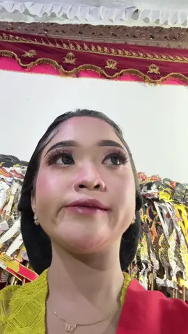 Ketika kamu gak mood tapi harus tetap bekerja😂