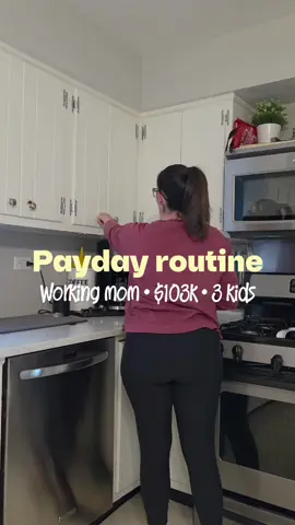 Our payday routine has become really simple because we're a month ahead and keep our money in our HYSA. checj the link in my bio for my budget template! Our paychecks go into our HYSA, I make sure all transactions have been recorded in our budget and then I pay off our credit card balances. As a working mom, I like to make it as simple and quick as possible. @drinktrevi @Scrub Daddy @method products 
