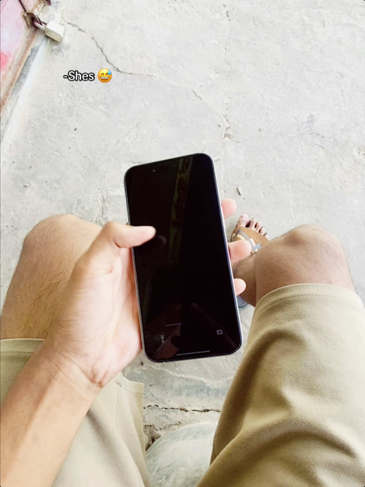 বারবার শুধু আমার সাথে হয় 😅 কয়েকদিন আগে একটা 13Pro  আর এখন 15 Pro max 💔😅  #foeyoupage #iPhone #15promax #issue #video 