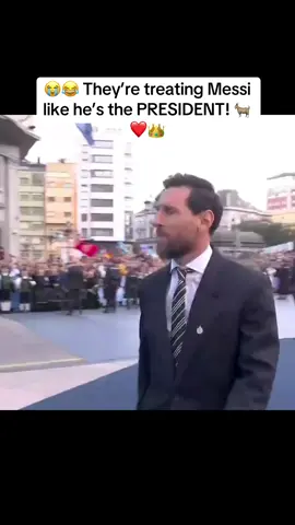 😭😂 They’re treating Messi like he’s the PRESIDENT! 🐐❤️👑 #messi #spain #president #leomessi #fyp 