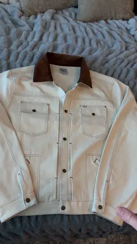 This vintage western jacket is so cool! #workjacket #winterjacket #westernfashion #jacket #westernjacket 