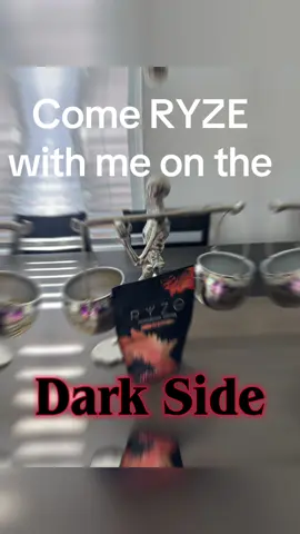 I love the different varieties of RYZE but this dark toast is my ultimate favorite. The flavor as it says on the package IS rich and robust. @ryzesuperfoods #ryze #ryzemushroomcoffee #darkroast #mushroomcoffee 